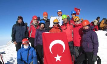 Polis Haftası Nedeniyle Hasandağı zirve Tırmanışı‏ yaptılar
