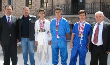 Anadolu Lisesi Avrupa ve Dünya Şampiyonasına Hazırlanıyor