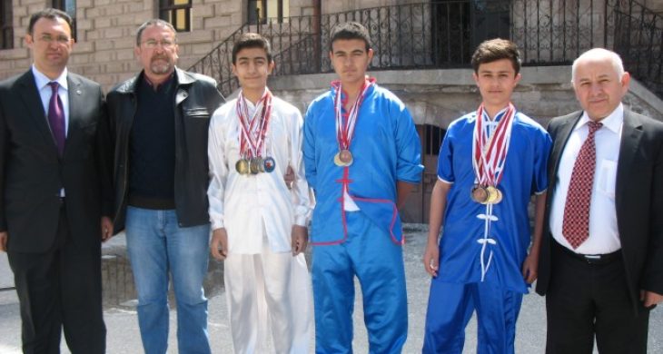 Anadolu Lisesi Avrupa ve Dünya Şampiyonasına Hazırlanıyor