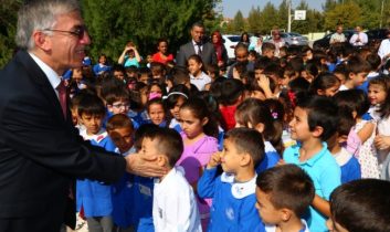 “Sizler ülkemizin geleceği, milletimizin umudusunuz”