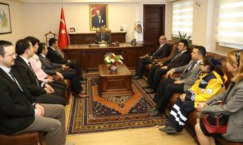 ‘Sağlık çalışanlarımız sorumluluğunun bilincinde en iyi şekilde hizmet vermeye çalışıyor’