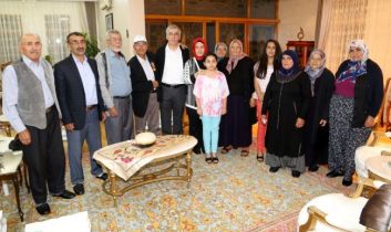 Vali Ataklı Şehit Yakınları ile İftar yaptı