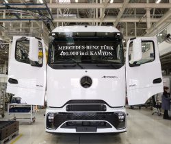 Mercedes-Benz Türk Aksaray Fabrikası’ndan Tarihi Başarı: 400 Bininci Kamyon Üretildi!