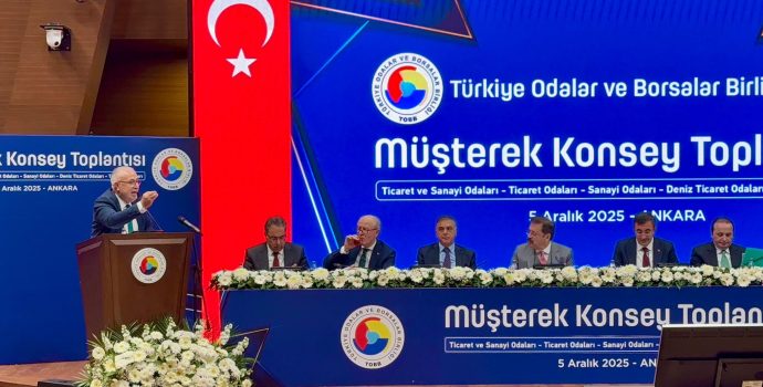 Özkök Masaya Yumruğu Vurdu: ‘Zaman Kalmadı! Su Gelmeli, Demiryolu Başlamalı!