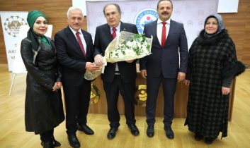 Prof.Dr. Saraçoğlu Söyleşi Programı için Aksaray’a geldi