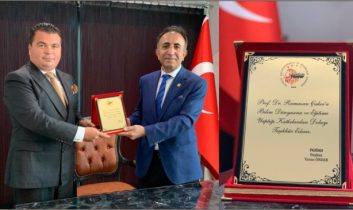 Prof.Dr.Ramazan Çakır’a Şilt verildi