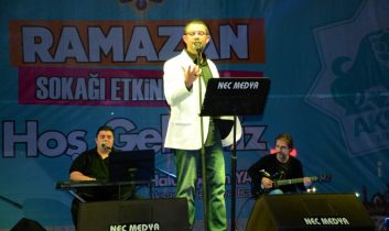 Ramazan Sokağında İbrahim Sadri Rüzgarı