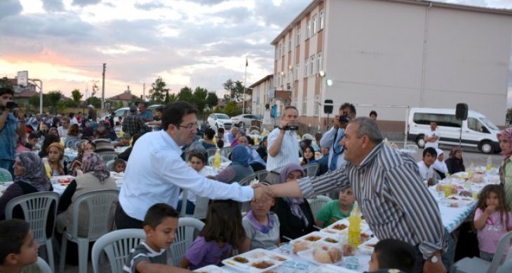 Aksaray’da Toplu İftar Ve Mahalle Meclisi Toplantıları Sürüyor