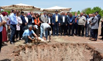 Aksaray Belediyesi Kadın Aktivite Merkezi’nin Temel Kazı Töreni Yapıldı