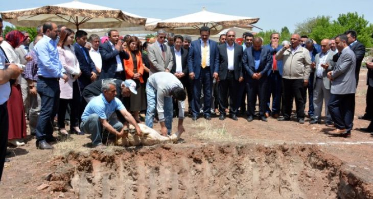 Aksaray Belediyesi Kadın Aktivite Merkezi’nin Temel Kazı Töreni Yapıldı