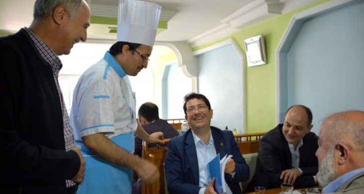 Başkan Yazgı Eski Sanayi Caddesi Esnafı İle Kahvaltıda Buluştu