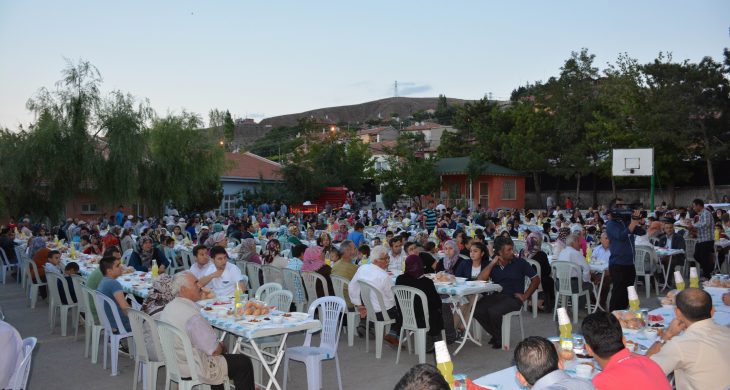 Toplu İftar Yemeği ve Mahalle Meclisi Toplantıları Devam Ediyor.