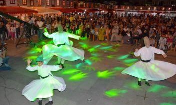 Grup Kardeşler Geceye Damga Vurdu