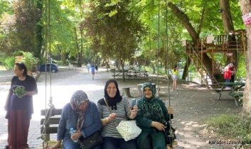Sakarya Belediyesi tarafından yaşlılara yönelik piknik ve doğa yürüyüşü düzenlendi