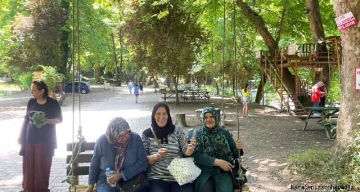 Sakarya Belediyesi tarafından yaşlılara yönelik piknik ve doğa yürüyüşü düzenlendi