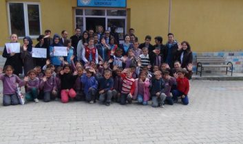 Sağlık Öğrencilerinden Kardeş Okula Yardım Eli