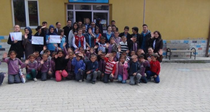 Sağlık Öğrencilerinden Kardeş Okula Yardım Eli