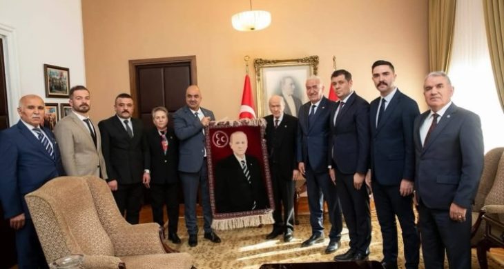 TBMM’de Bahçeli’ye Ziyaret: Aksaray’ın Vefası Taşpınar Halısıyla Sunuldu