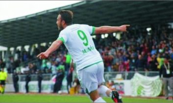 Taraftar İstedi Yönetim Usta Golcü Aldı