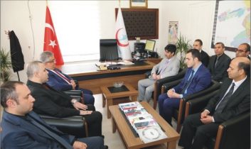 Vali Pekmez Sağlık İl Müdürlüğünü ziyaret etti