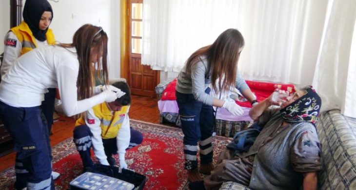 Yaşlı Kadın 5 Saat Banyoda Kilitli Kaldı