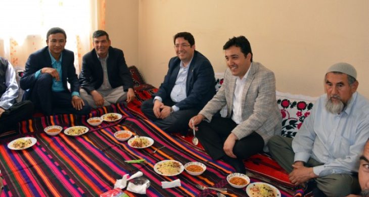 Başkan’a, Özbek Pilavı İkram Ettiler