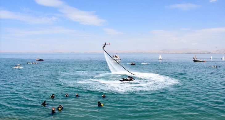 AK Parti Van Gençlik Kolları, “Gölfest Gençlik Buluşması” düzenledi
