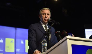 ABB Başkanı Yavaş’tan Alacaatlı’daki plansız büyümeye tepki: Yarının da felaketidir