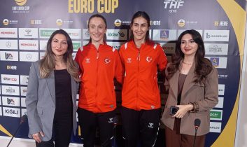 Gamze Çelik ve Merve Çelik Güzel’den  Türkiye – Macaristan Maçına davet