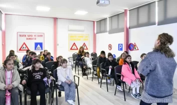 ABB Kurtuluş Parkı Trafik Eğitim Merkezi’nde çocuklar için eğitimlerini sürdürüyor