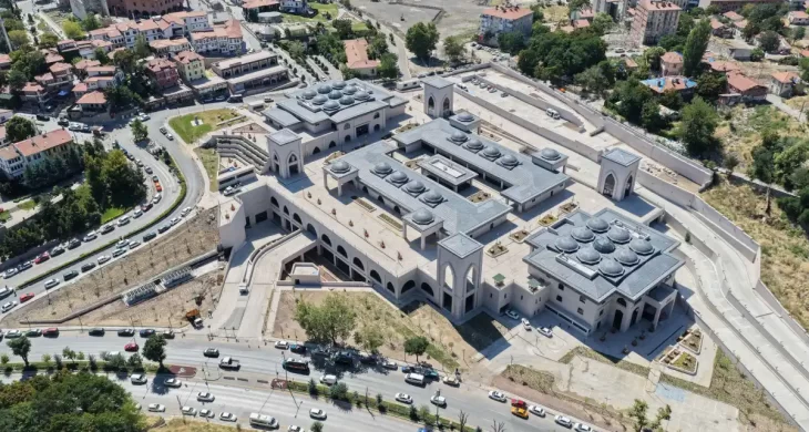 ABB Ulus’ta dolmuşları tek çatı altında topladı