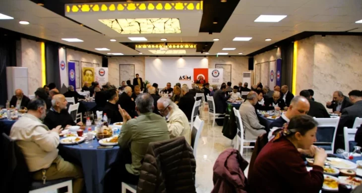 Adana’da sivil toplum ve eğitim camiası iftar sofrasında buluştu