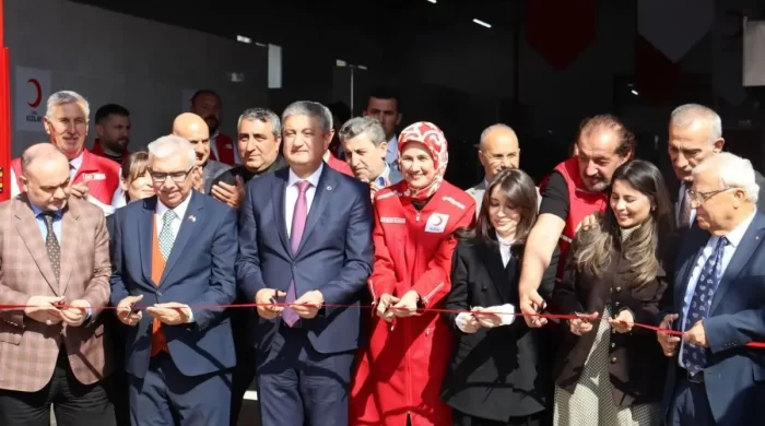 Adana’da Türk Kızılay’dan aşevi hizmeti