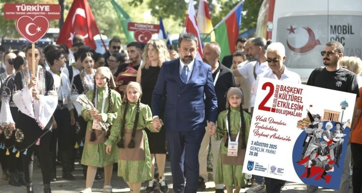 Dünya halk dansları ekipleri Gençlik Parkı’nda!