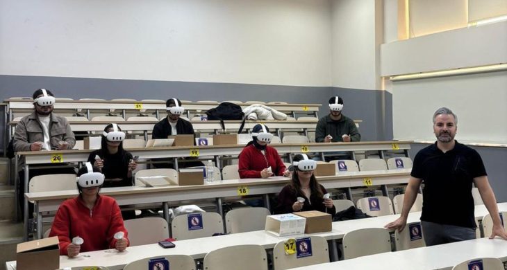 ADÜ’de öğretmen adayları sanal gerçeklikle öğreniyor