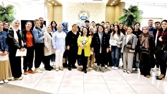 AGİK’den Gençlere Ücretsiz Eğitim Desteği