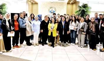 AGİK’den Gençlere Ücretsiz Eğitim Desteği