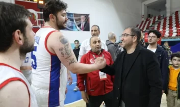 Ağrı Gençlik Spor dolu dizgin: Potada farklı galibiyet!