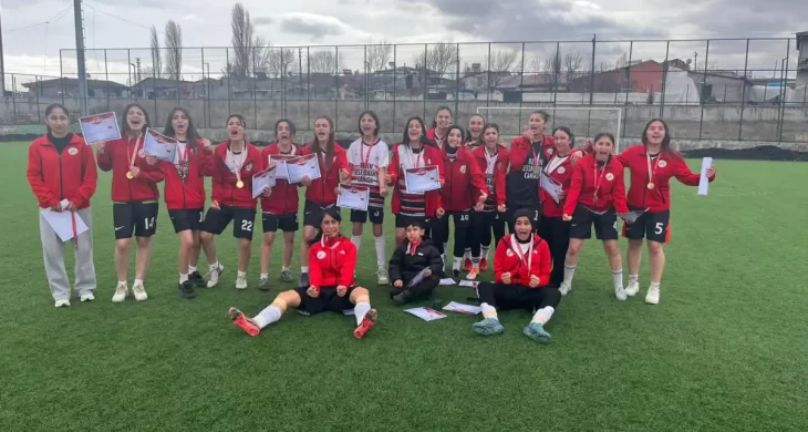 Ağrı Spor Lisesi Kız Futbol Takımı Türkiye finallerine yükseldi