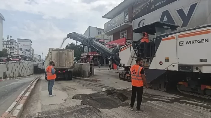 Ağrı Valiliği öncülüğünde Kağızman Caddesi asfalt yenileme çalışmaları başladı
