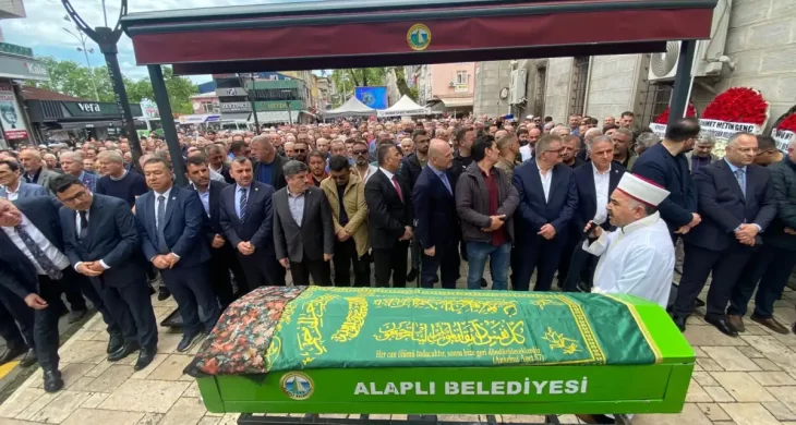AK Parti Eski MKYK Üyesi Emine Çift, Alaplı’da dualarla son yolculuğuna uğurlandı