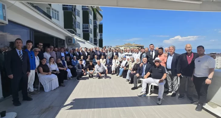 AK Parti Mudanya’da bayramlaşma programına yoğun ilgi
