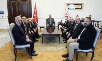 AK Parti Siirt heyeti’nden Bakan Çiftçi’ye ziyaret