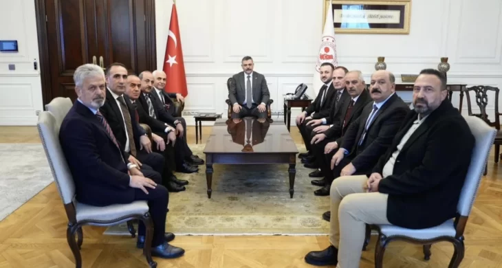 AK Parti Siirt heyeti’nden Bakan Çiftçi’ye ziyaret