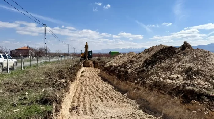 Akçadağ Belediyesi yeni hizmet binası için ilk kazmayı vurdu
