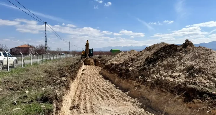 Akçadağ Belediyesi yeni hizmet binası için ilk kazmayı vurdu