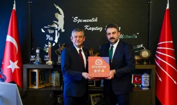 AKK Başkanı Halil İbrahim Yılmaz CHP Genel Başkanı Özgür Özel’i ziyaret etti
