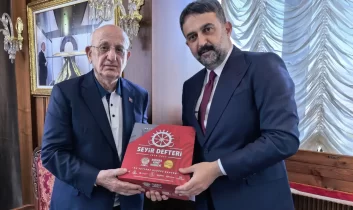 AKK Başkanı Halil İbrahim Yılmaz eski TBMM Başkanı İsmail Kahraman’ı ziyaret etti