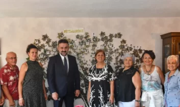 AKK Başkanı Yılmaz Uzat Elini Kültür Eğitim Dayanışma ve Yardımlaşma Derneği Yönetimi ile bir araya geldi