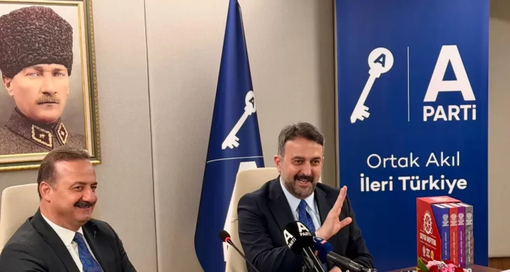 AKK Başkanı Yılmaz Anahtar Parti Genel Başkanı Yavuz Ağıralioğlu’nu ziyaret etti